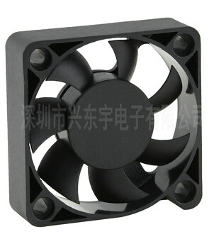 舞臺(tái)燈光散熱風(fēng)扇不僅是舞臺(tái)燈光壽命的延長(zhǎng)者，更能保護(hù)自己